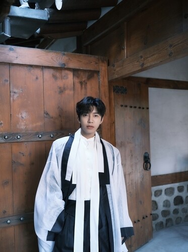 イム・ヨンウン、2026年の時候の挨拶パッケージ「時の歌」を発売へ