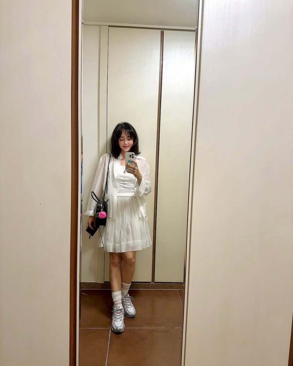 交際3ヶ月で「超スピード結婚」した女優が、現在はシングルマザーとして新たな人生を送るファッション