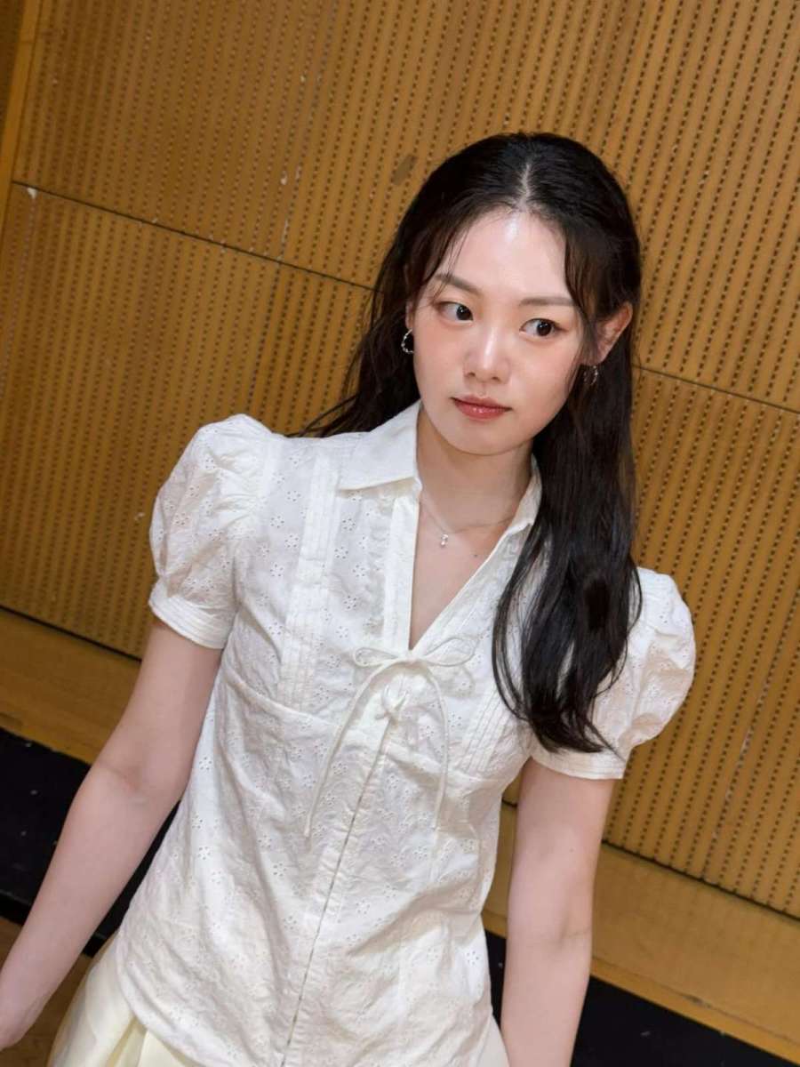 どれほど美しいのか…主演よりも目を引く「視線を奪う」女優のヘアスタイル