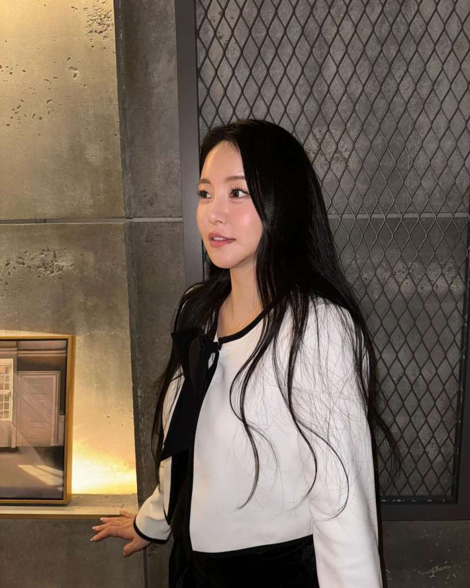 "逆走"神話...舞台映像一つで全国を席巻した女流歌手のファッション