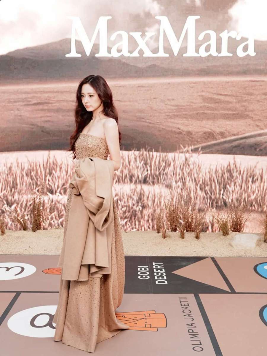 またレジェンドを撮った...圧倒的な"天然美人"姿でみんなを魅了した女流歌手ウェーブヘアスタイル