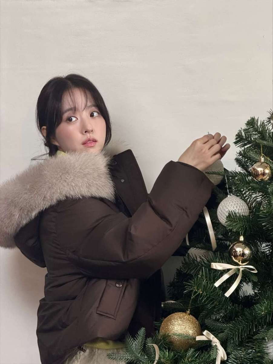 "門限を破ると軍隊式の格好"...厳格な軍人家庭で育ったという女優ローバーンのヘアスタイル