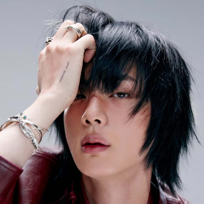 "顔がすべて生かした"...難解なヘアスタイルも軽快にこなすビジュアルワントップ南米歌手