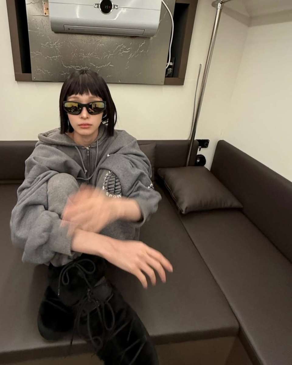 アイドル初の"財閥家"出身...スタイルから異彩を放つ女優ファッション