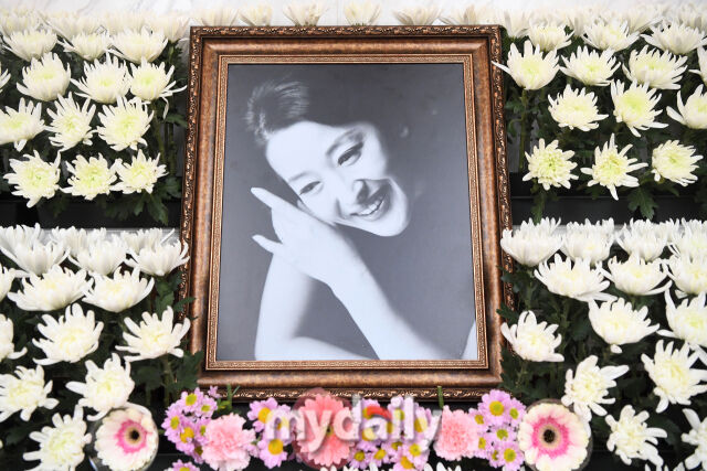 故ユン・ソクファ氏永眠…ユ・インチョンら100余名、最後の道に同行した