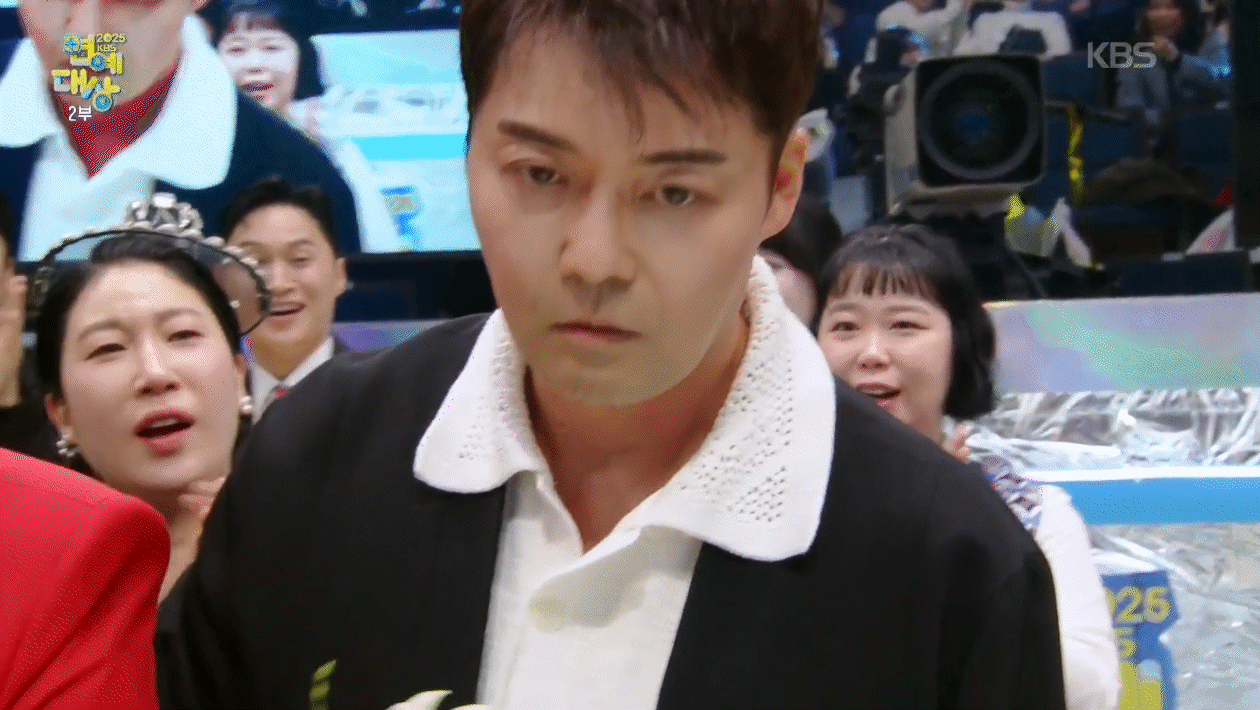 最初の言葉が「何だよ」…チョン・ヒョンム、全く予想外の対象受賞