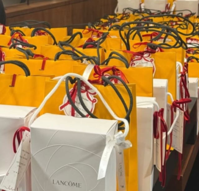 「香りまで細やかに」キム・ウビン＆シン・ミナ「寄付結婚式」、返礼品も話題に