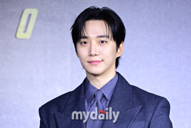 キャッシャーロ　イ・ジュノ「自分の金で他人を助ける超能力？　気に入らない」