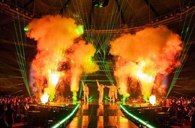 エピックハイ、ユンハ-ダビチ-イク-パク・ジョンヒョンがゲスト出演...年末コンサート盛大に開催