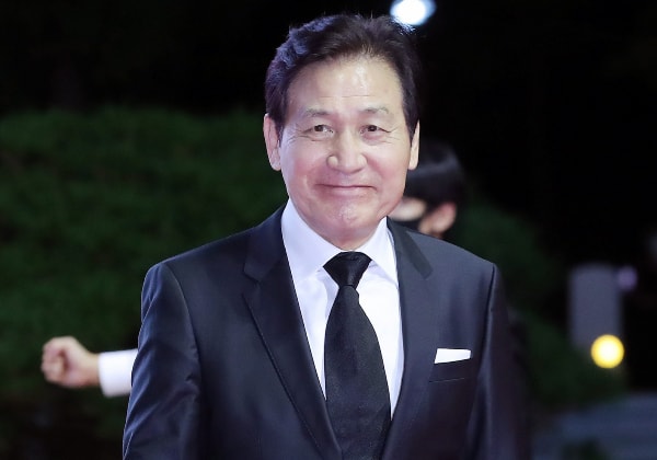 '血液がん'アン・スンギ、心停止状態で救急搬送...現在集中治療室「危篤」。