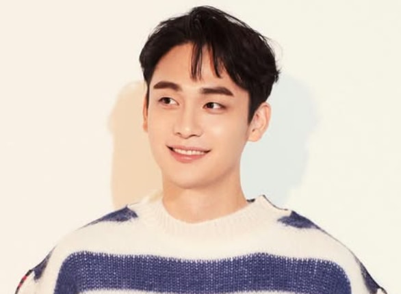 チョ・ユンウ、結婚と引退を同時に発表..."一生を共にする大切な縁"