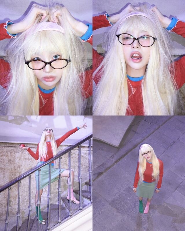 チュウ、こんな姿は初めて...「メガネの金髪少女」。