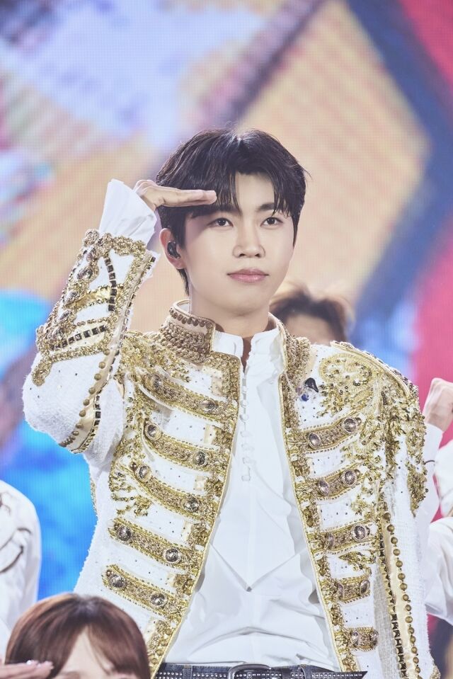 イム・ヨンウン、2026年「空色の英雄時代」…「皆さんのすべての始まりを応援します」