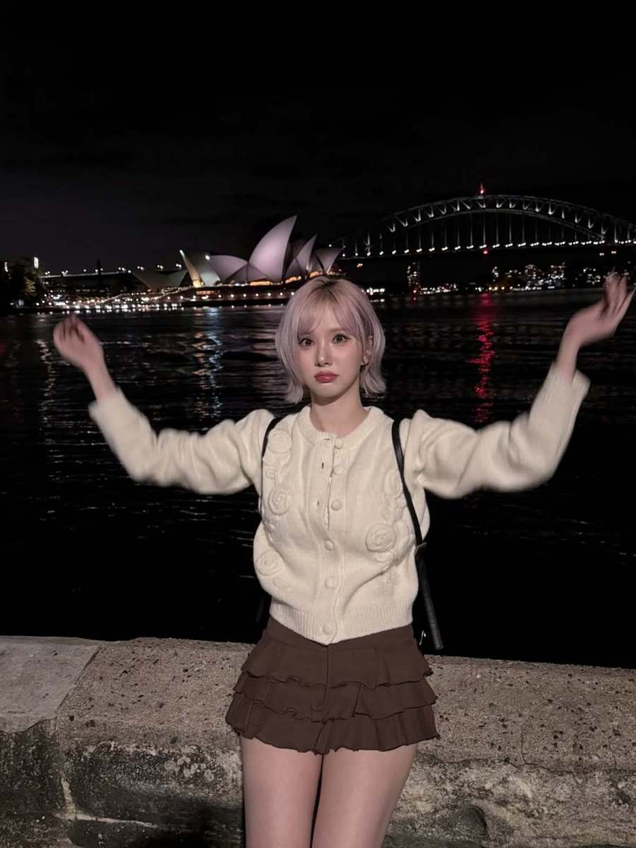 今すぐ美容院の予約を取りたくなるビビジギャラクシー「ピンクのストレートヘアー」ヘアスタイル