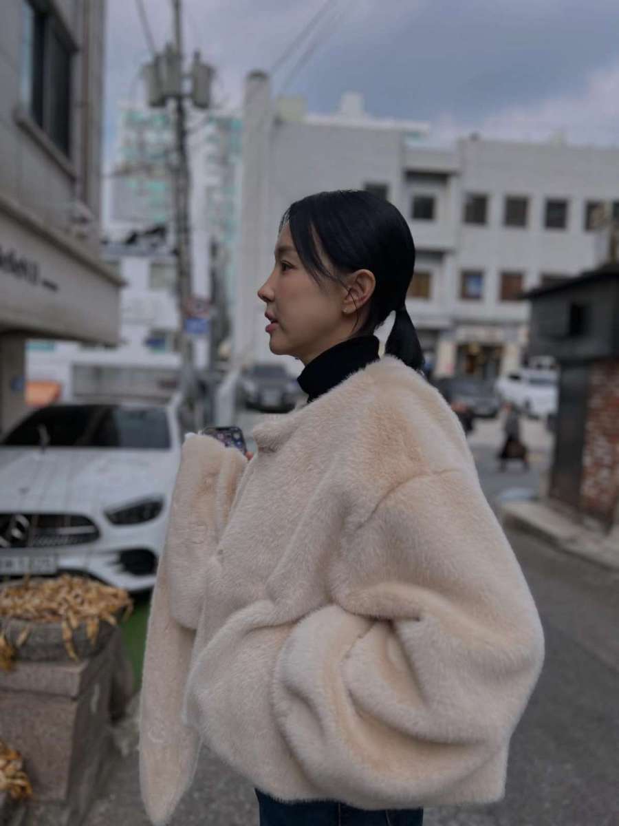 「客室乗務員」に合格しておきながら…酒のせいで面接落ちした女優の普段着