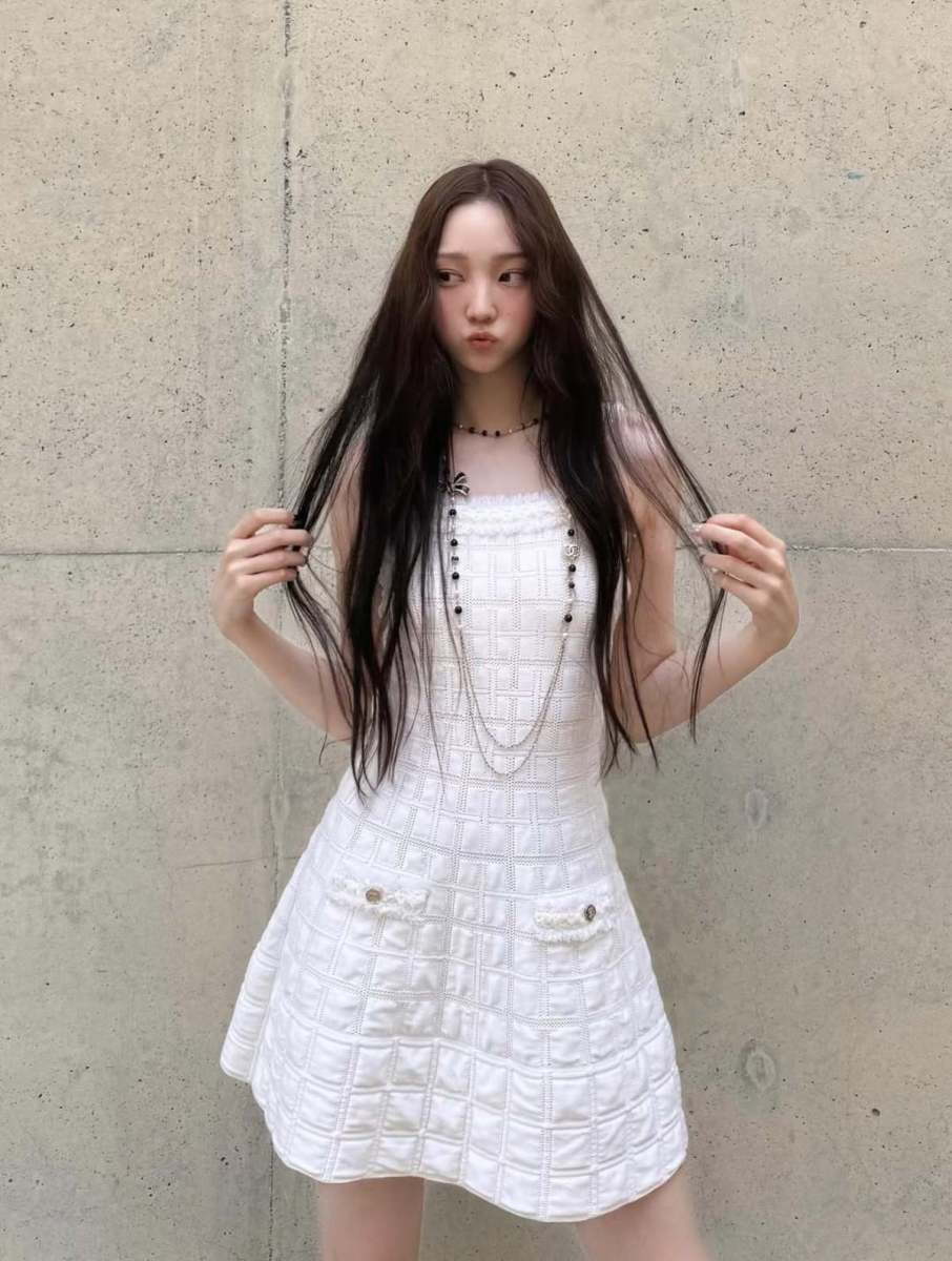 人間猫そのもの...真似したくなるオルデフ・ヨンソーのトレンドルック