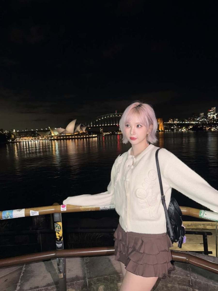 今すぐ美容院の予約を取りたくなるビビジギャラクシー「ピンクのストレートヘアー」ヘアスタイル