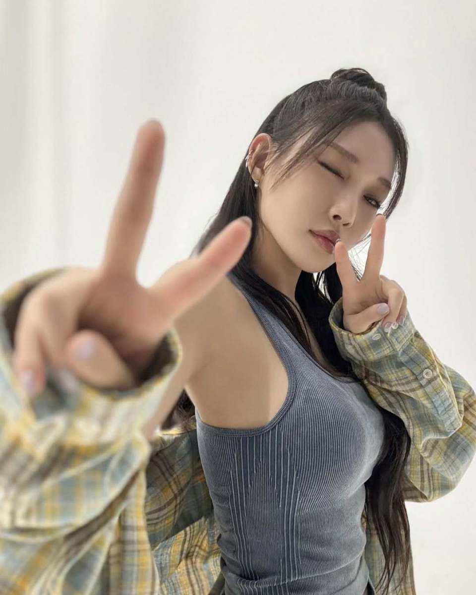 序盤30位から実力一つで4位まで上がり「デビュー」成功した女流歌手ファッション