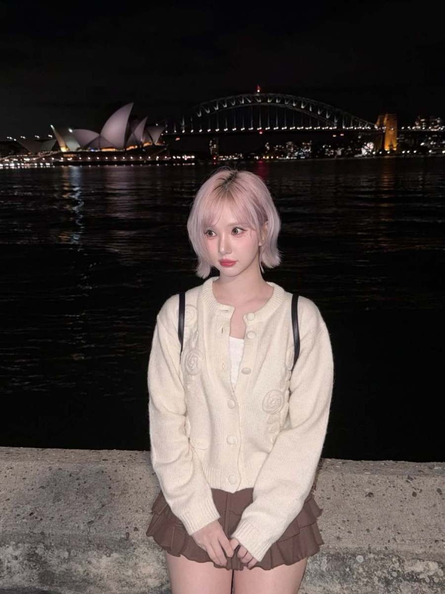 今すぐ美容院の予約を取りたくなるビビジギャラクシー「ピンクのストレートヘアー」ヘアスタイル