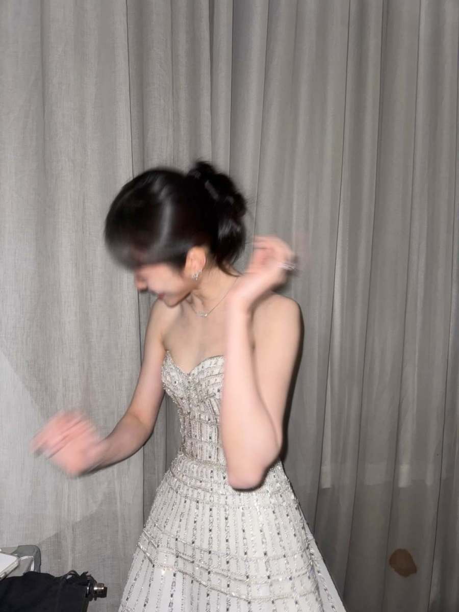 デビュー作から超売れっ子、「無名時代」一切なしで花道を歩んでいる女優バーンのヘアスタイル