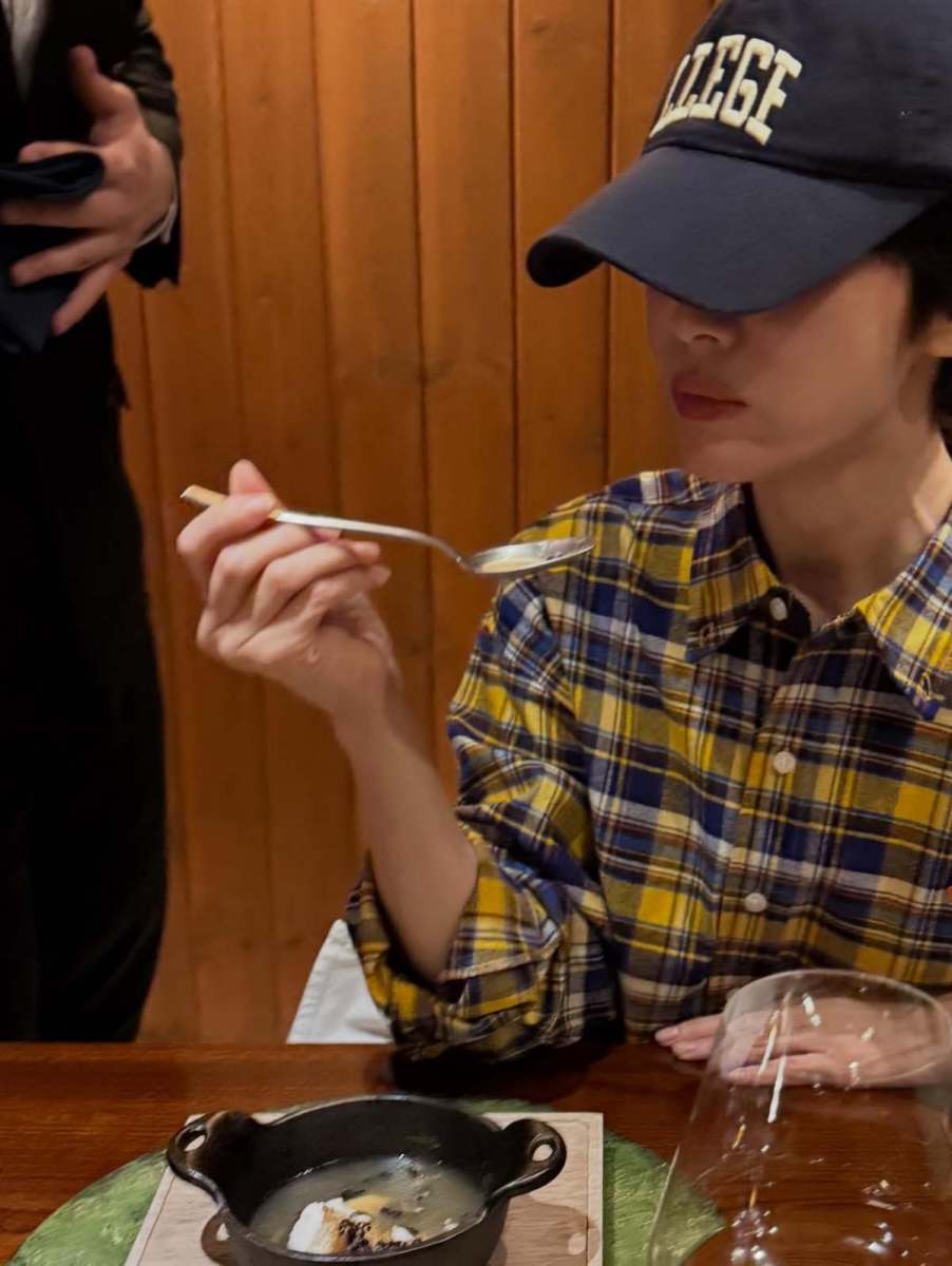 恋人役だったのに相手役と「キスシーン」を拒否したという女優の日常ルック