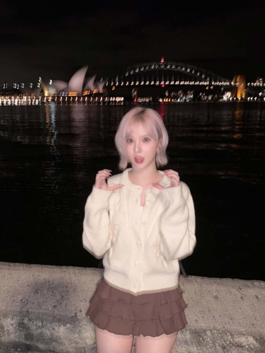 今すぐ美容院の予約を取りたくなるビビジギャラクシー「ピンクのストレートヘアー」ヘアスタイル