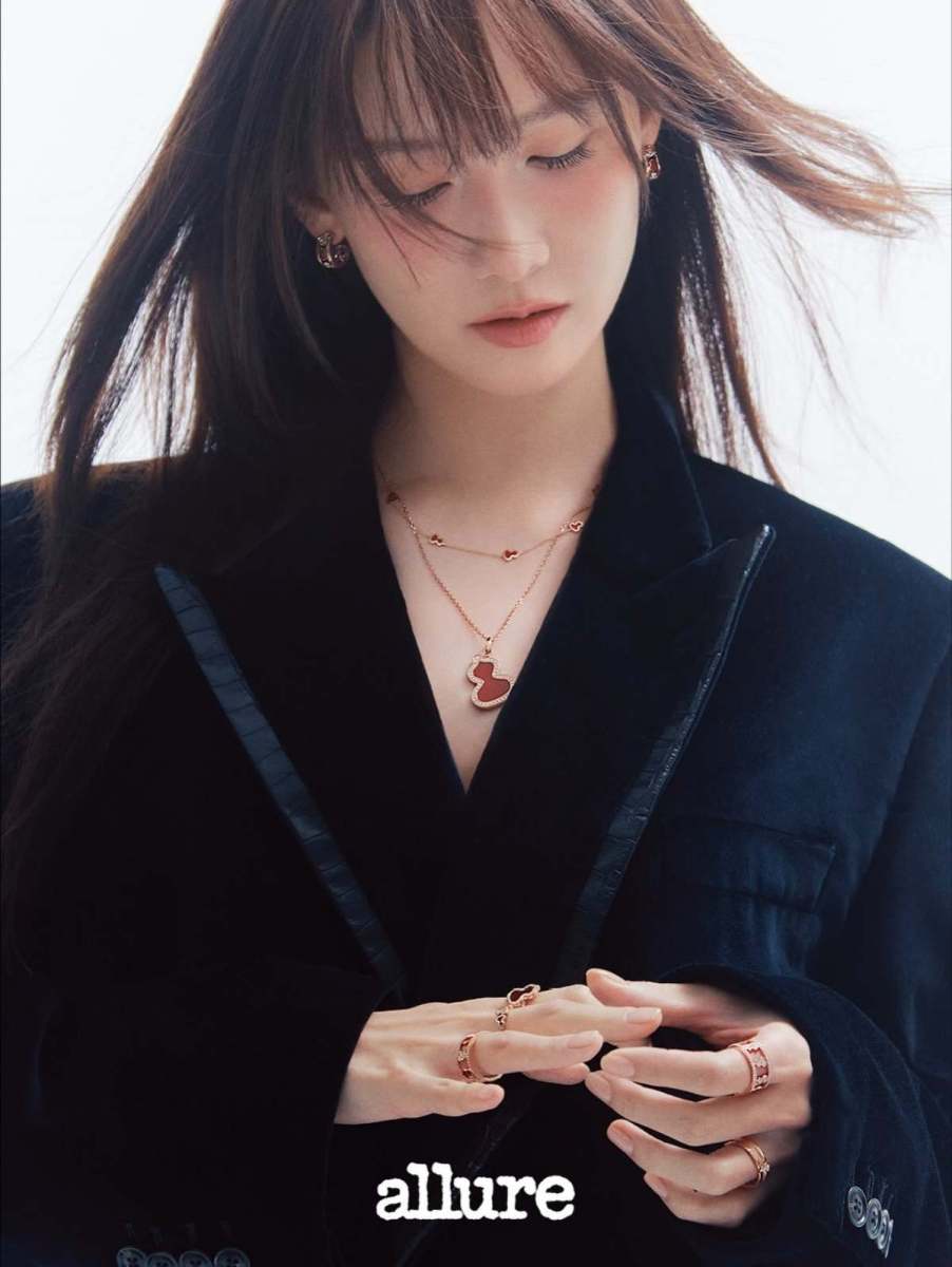 "本当に破格だ"...長い髪をばっさり切って公開されたユンア"短髪"ヘアスタイル