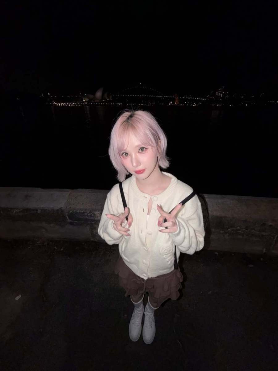 今すぐ美容院の予約を取りたくなるビビジギャラクシー「ピンクのストレートヘアー」ヘアスタイル