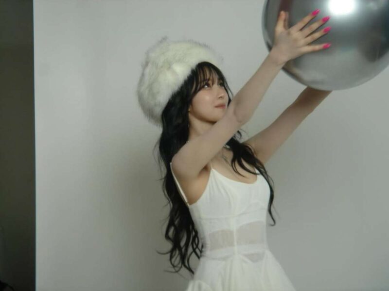 '万人の理想形'、ビジュアルワントップレイヤーウェーブヘアスタイル