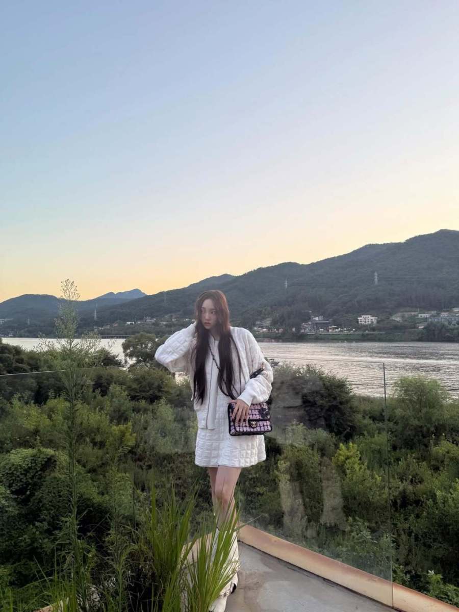 人間猫そのもの...真似したくなるオルデフ・ヨンソーのトレンドルック