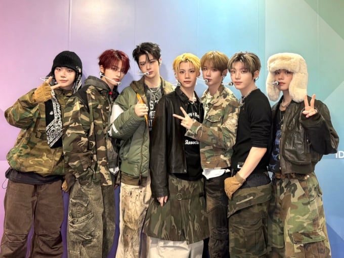 クユア、ミニ3集活動盛況