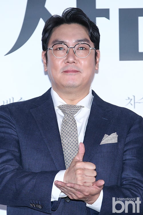 イ・ジョンソク、チョ・ジンウン擁護発言で物議..."君たちはよく生きたか"