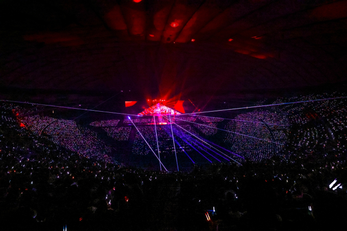 LE SSERAFIM、米ビルボード「年間最高興行K-POPツアー」ガールズグループ1位