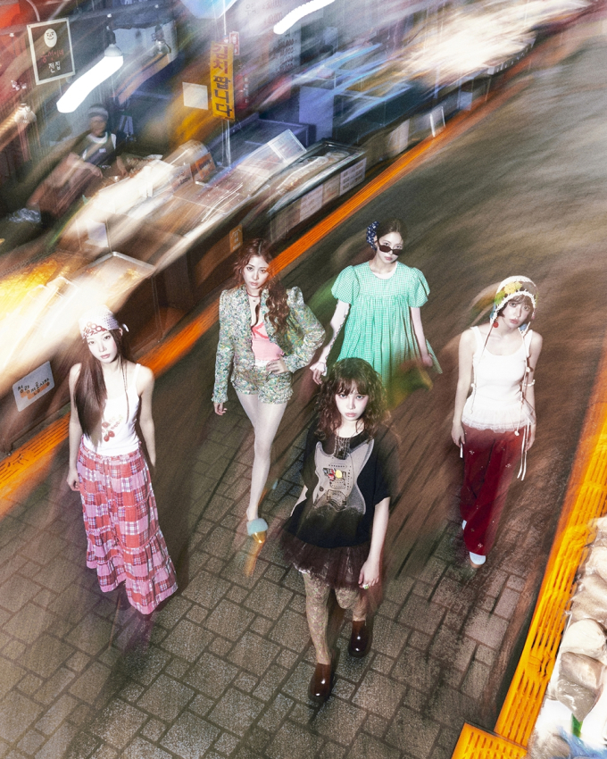 LE SSERAFIM、米ビルボード「年間最高興行K-POPツアー」ガールズグループ1位