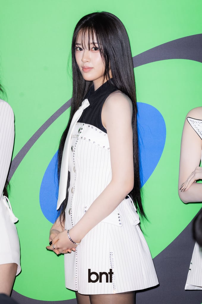 IVE アン・ユジン、微妙な表情の変化が生み出す物語性のある多彩なムード(MMA2025)