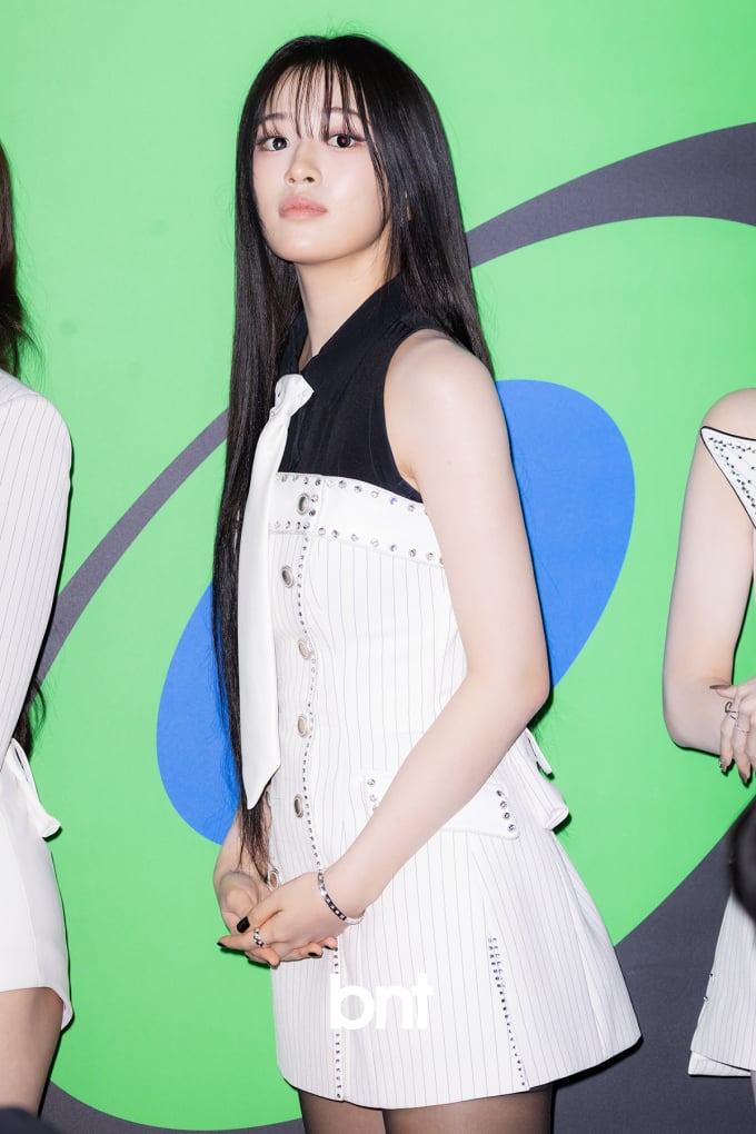 IVE アン・ユジン、微妙な表情の変化が生み出す物語性のある多彩なムード(MMA2025)