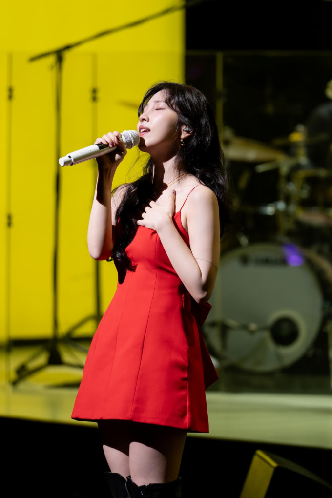 クォン・ジンア、年末小劇場コンサート盛況に終了