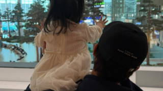 イ・ミンジョンの2歳の娘、初めての海外旅行で腸炎＋脱水症状…「♥イ・ビョンホンが夜通し看病」