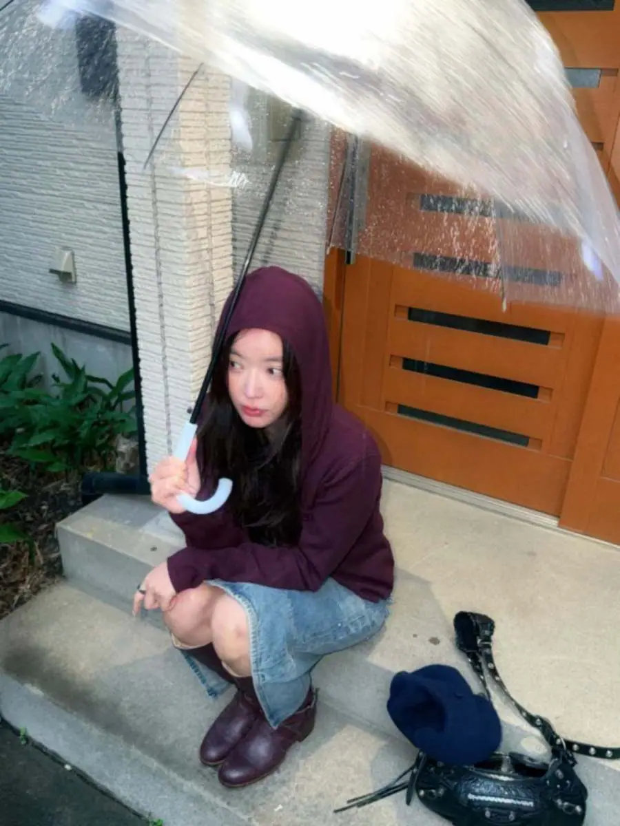 どれほど美しいのか…撮影現場に遊びに行っただけでキャスティングされ「2000対1」の競争率を突破した女優の日常ルック