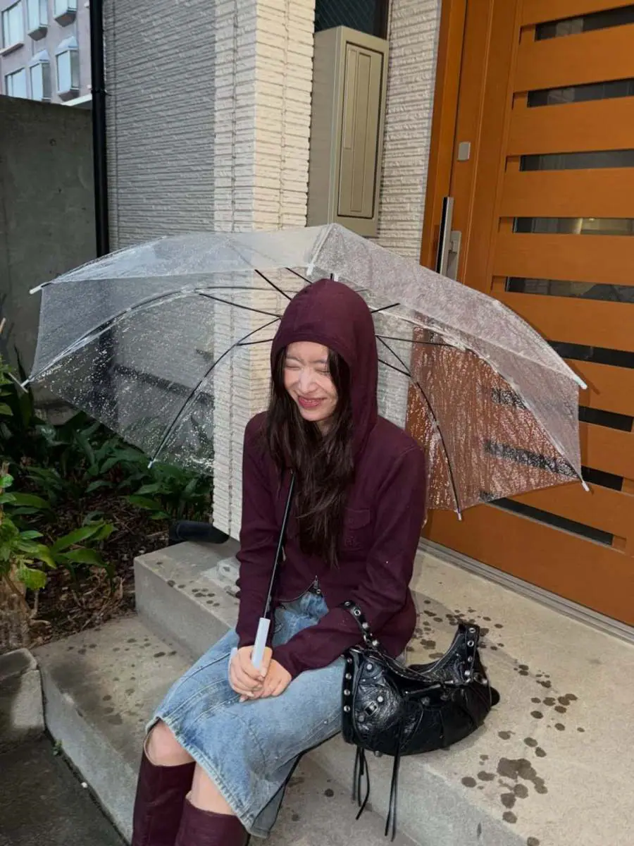 どれほど美しいのか…撮影現場に遊びに行っただけでキャスティングされ「2000対1」の競争率を突破した女優の日常ルック