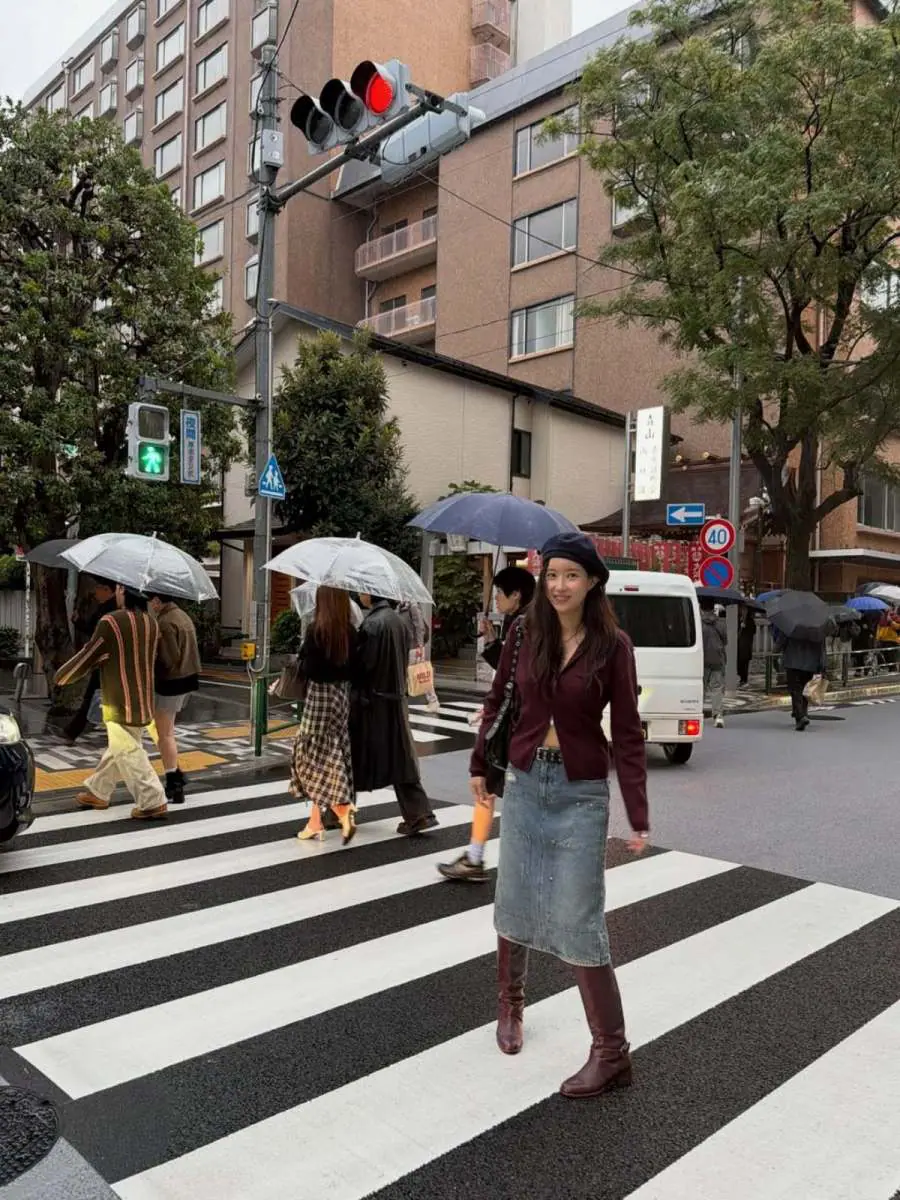 どれほど美しいのか…撮影現場に遊びに行っただけでキャスティングされ「2000対1」の競争率を突破した女優の日常ルック