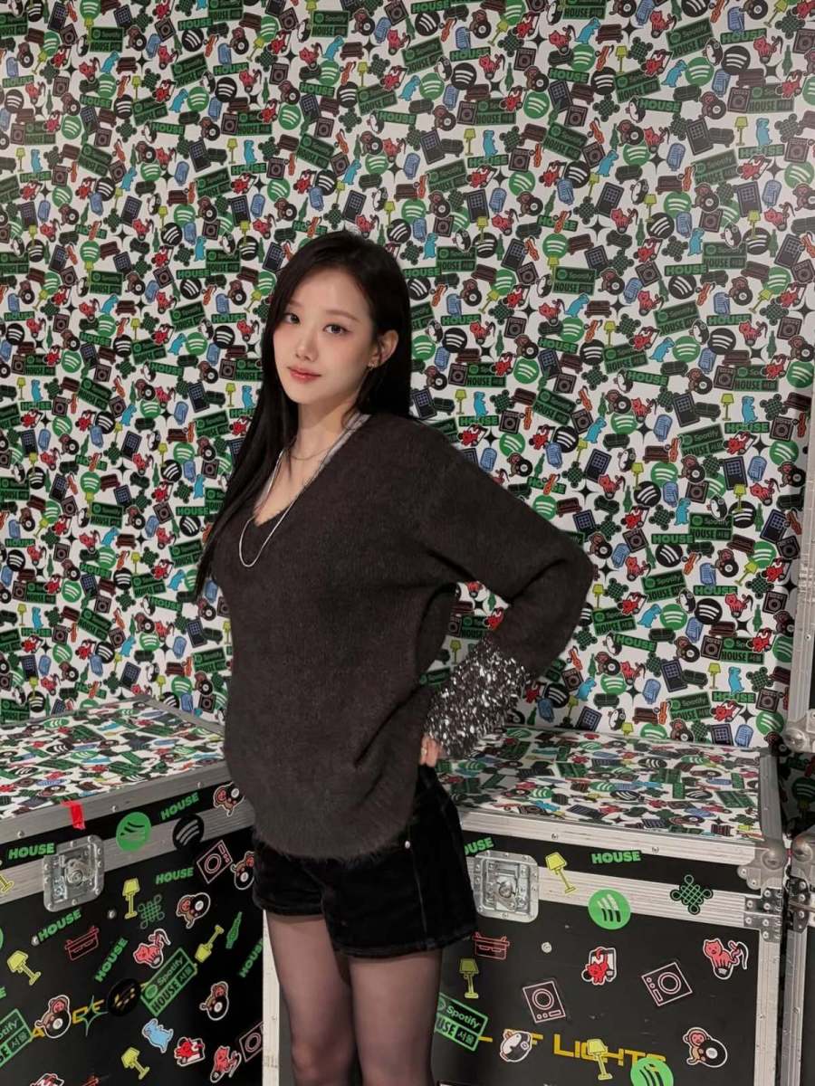 想像もつかない組み合わせ…サッカー選手イ・ガンインと「熱愛説」が流れた女性歌手の日常ルック