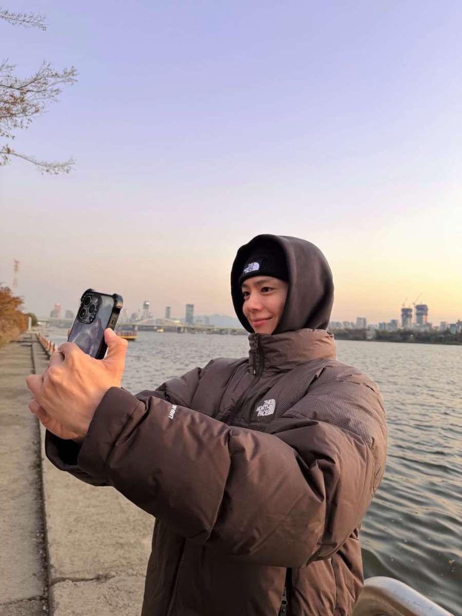 「もともとこんなに背が高かったのか？」…意外にも182cmの最高身長を誇る男性俳優のファッション