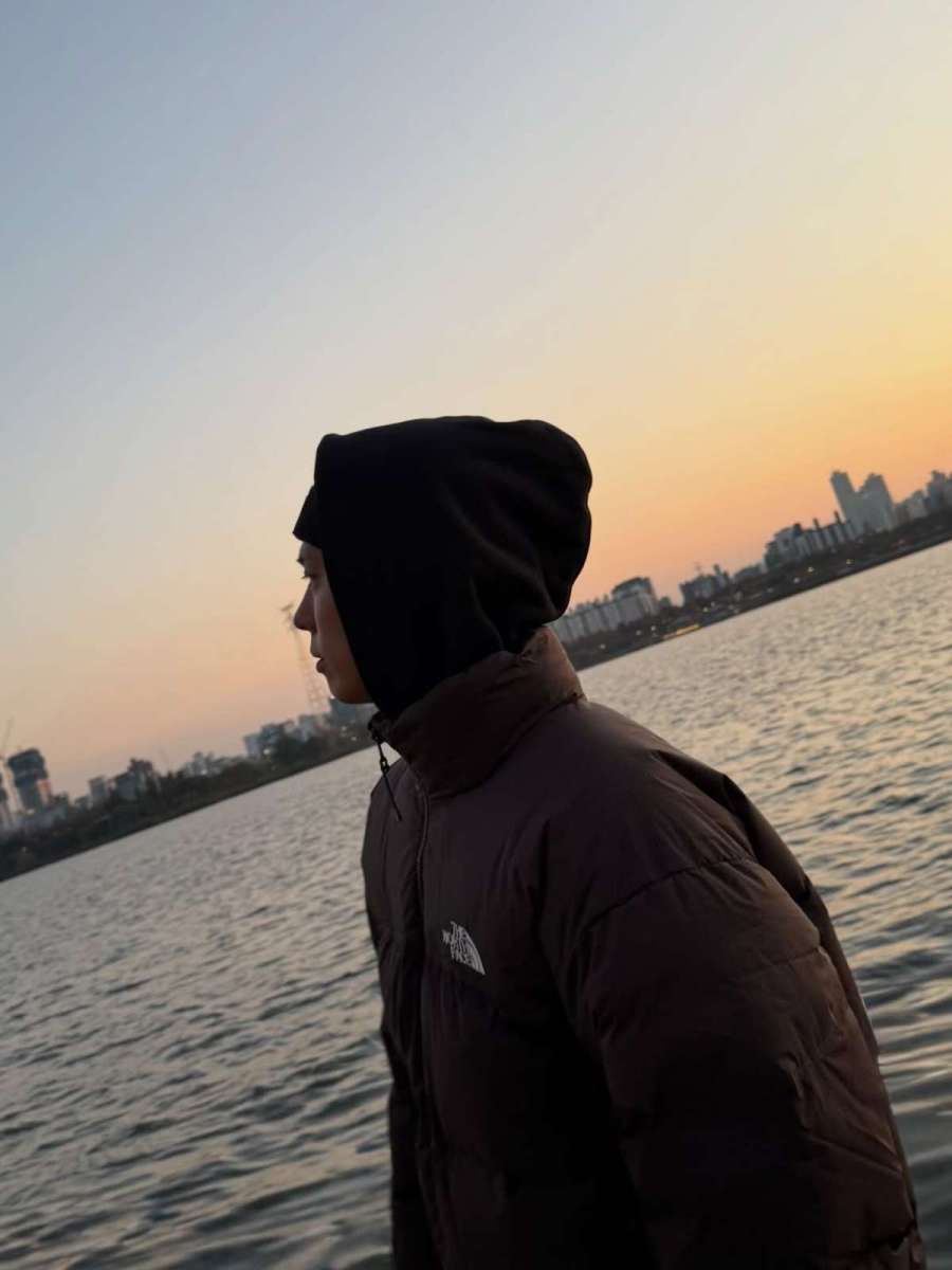 「もともとこんなに背が高かったのか？」…意外にも182cmの最高身長を誇る男性俳優のファッション