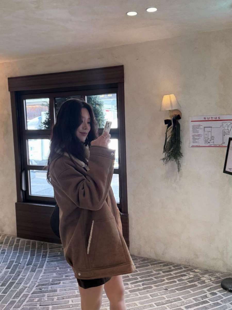 ガールズグループデビューが流れてアルバイトで「10年」耐え抜いた末にトップスターになった女優の冬の日常ルック