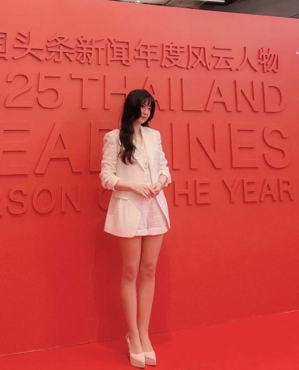 結婚「4年」でついに別れ、むしろさらに勢いに乗っている女優のファッション