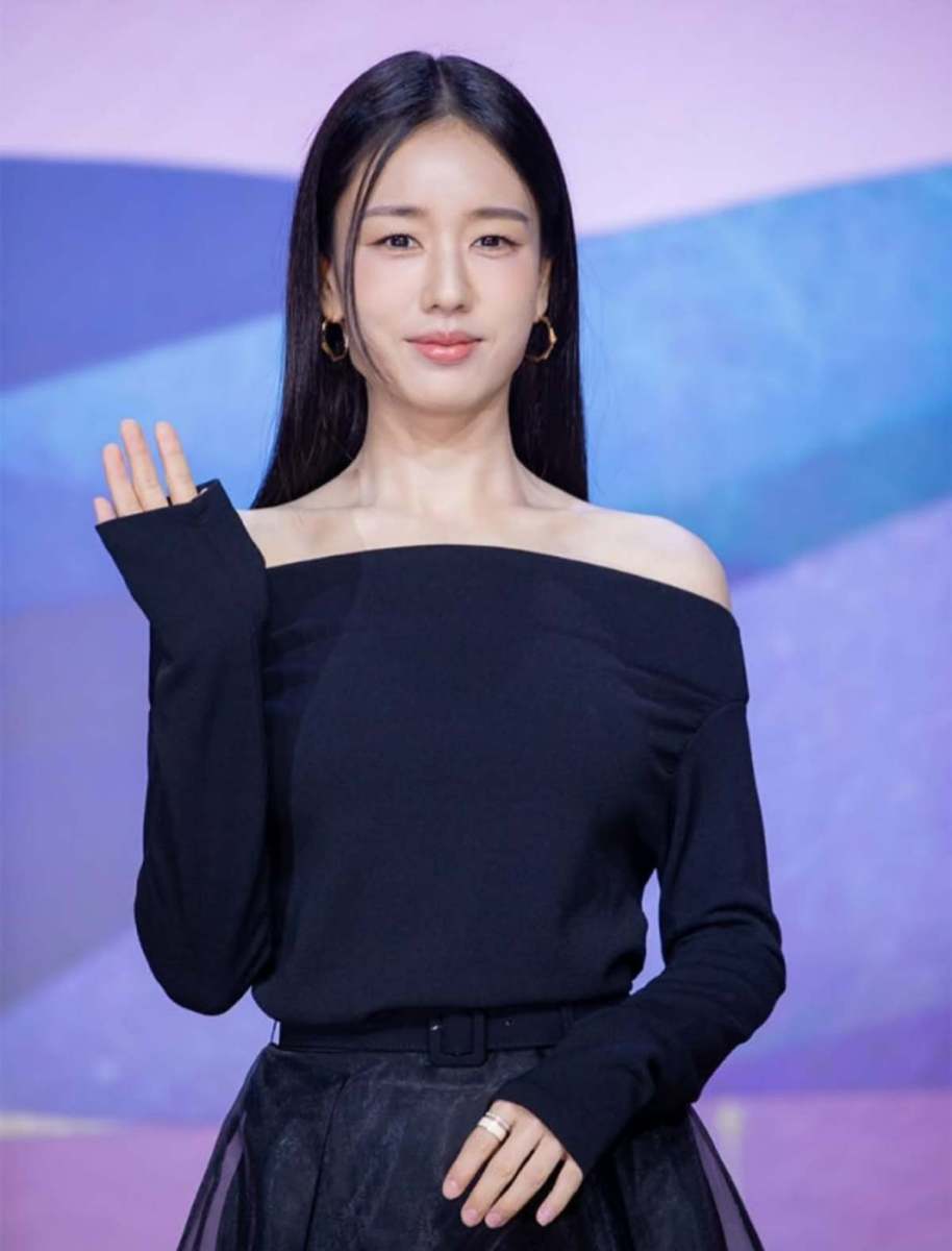 「もともとこんなに清楚だったの？」…最近美貌の伝説を打ち立てている女優のヘアスタイル