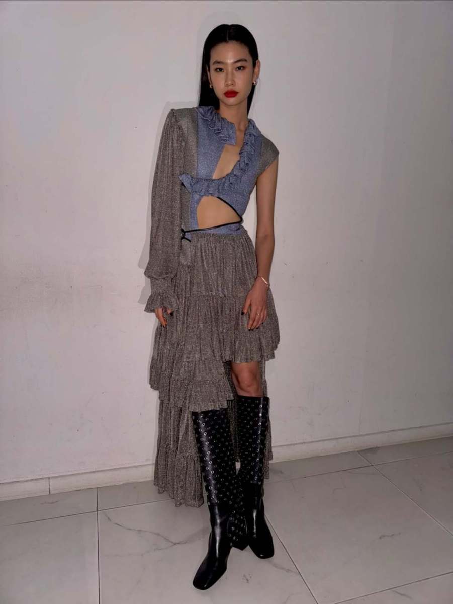 やはり唯一無二…「130年」ぶりに東洋人初の記録を樹立した女優のファッション