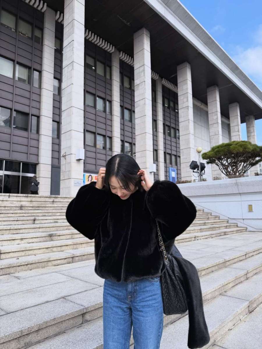 「客室乗務員」に合格しておきながら…酒のせいで面接落ちした女優の普段着