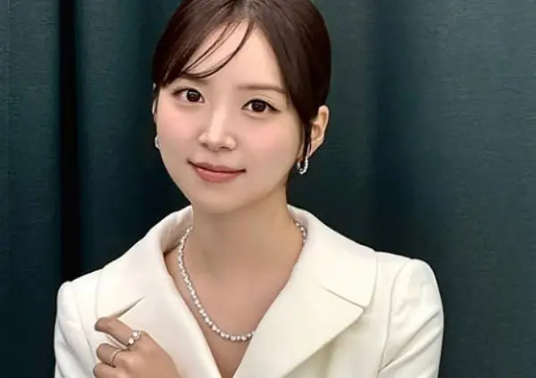 『ハートシグナル』キム・ジヨン、母親に…6歳年上の実業家と2月に結婚「二重の慶事」